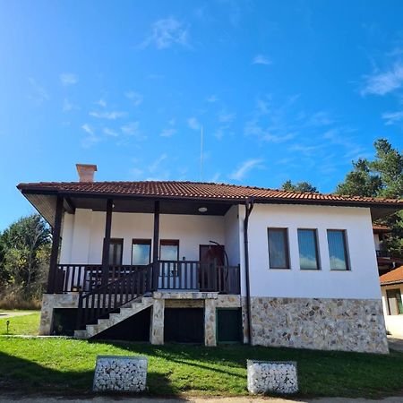 Вила Мариам Villa Mariam Batak Exterior photo